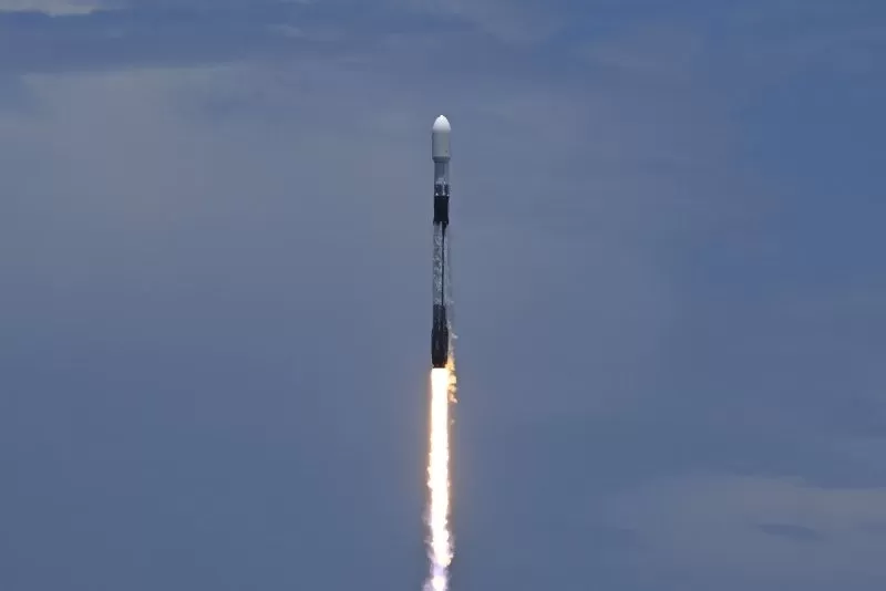 SpaceX Falcon 9 rocket launches 27 Starlink satellites from California's Vandenberg Space Force Base