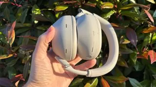 Sony WH-1000XM6 wireless noise-cancelling headphones, the new premium audio leaders