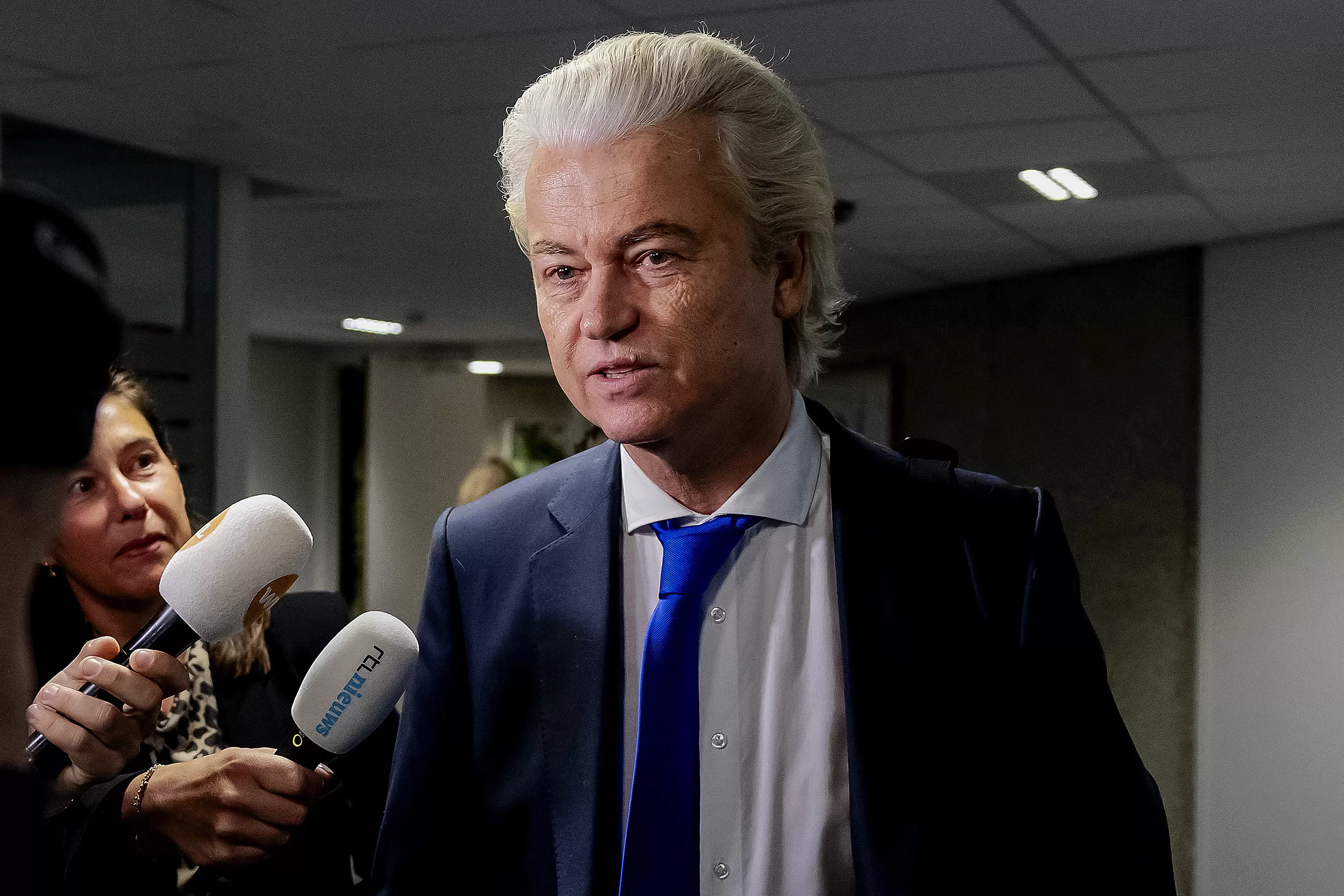 Dutch far-right leader Geert Wilders addressing the media after the collapse of the coalition government.