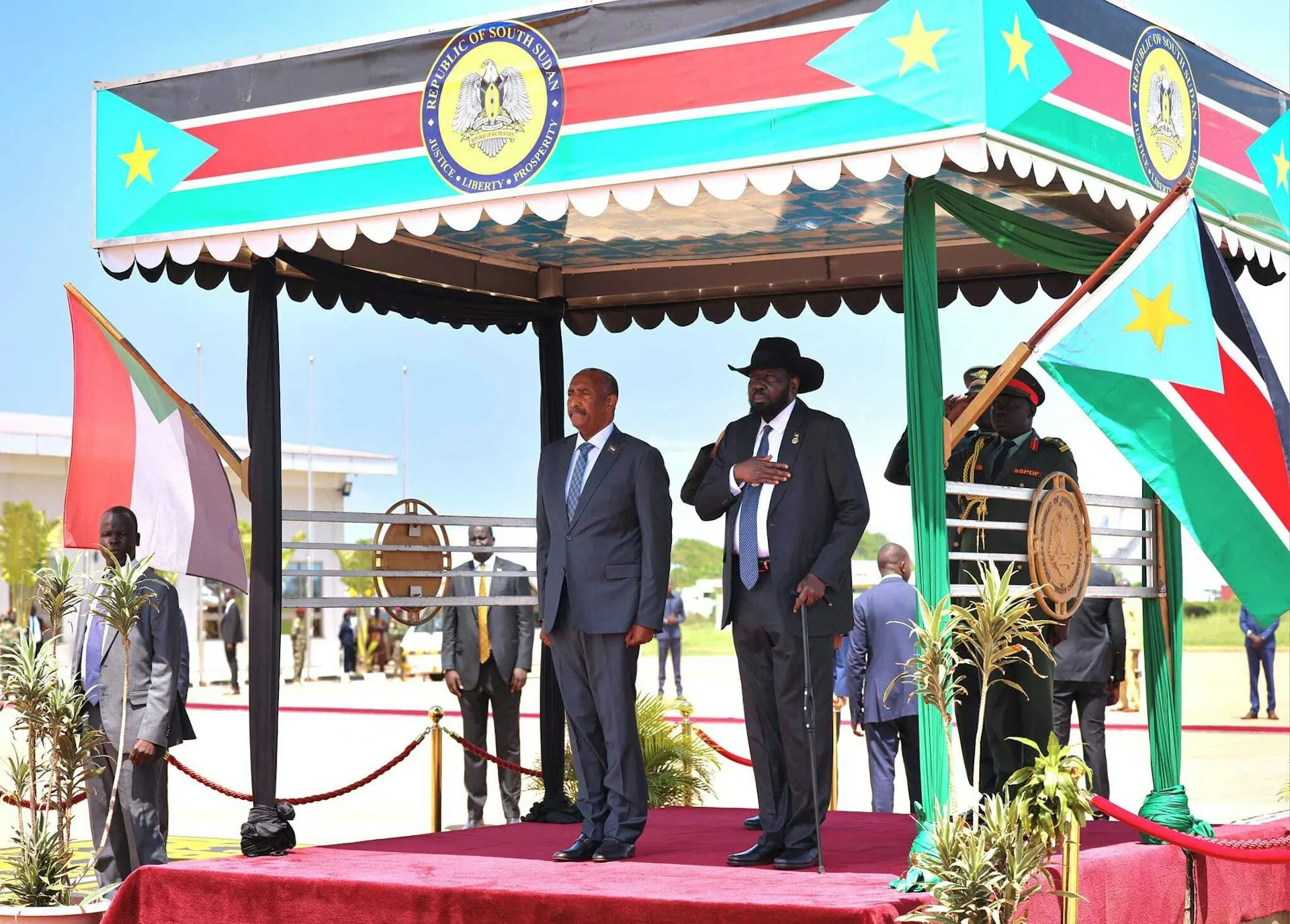South Sudanese President Salva Kiir meets with Sudanese General Abdel Fattah in Juba, South Sudan, September 2024, amidst ongoing regional instability.